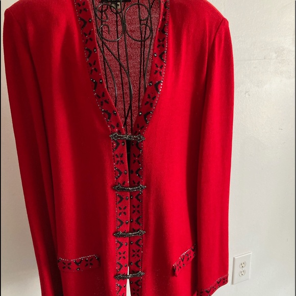 Ensemble Soirée St. John – Jupe Longue Dorée Taille 8 + Haut Perlé Gris Taille M – Occasion Très Bon état